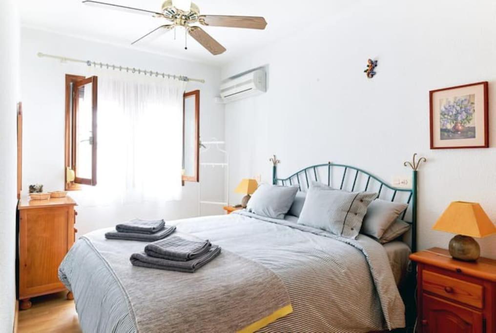 Villa Magerit, Entire Home 5 Minutes Easy Walk To Sandy Beach Torre La Mata Exterior foto